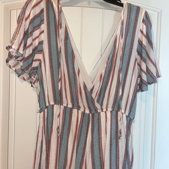 Trixxi Romper - Picture 3 of 4